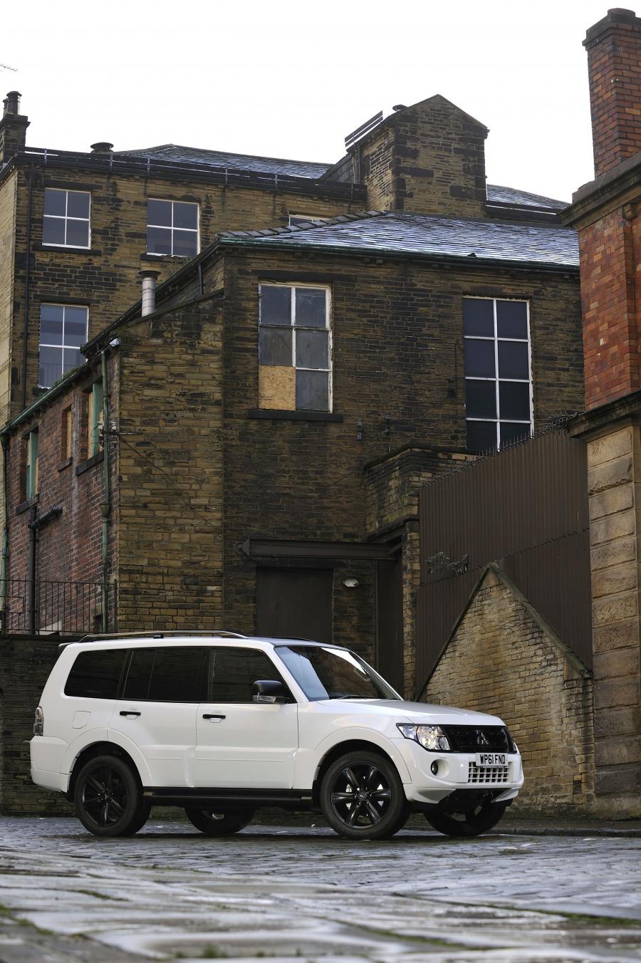 Mitsubishi Shogun Black 2012 года  (UK) (фото 61 из 85)